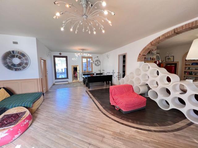 Villetta indipendente in vendita di 220 m² in Via di Montagnano