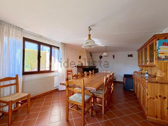 Villetta indipendente in vendita di 220 m² in Via Fontanazze