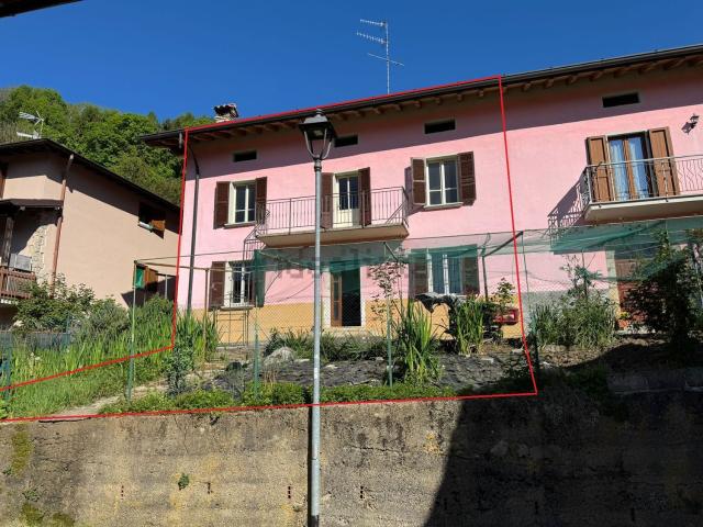 Villetta indipendente in vendita di 220 m² in Via Fieno