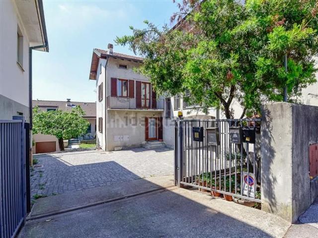 Villetta indipendente in vendita di 220 m² in Via Francesco Baracca