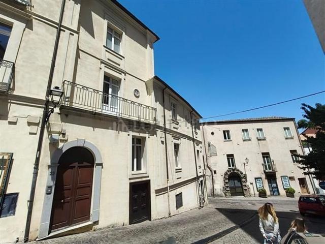 Villetta indipendente in vendita di 220 m² in Via Francesco Spasari