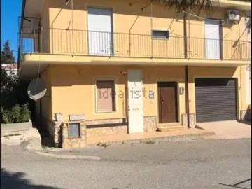 Villetta indipendente in vendita di 220 m² in Via Ho Ci Minh