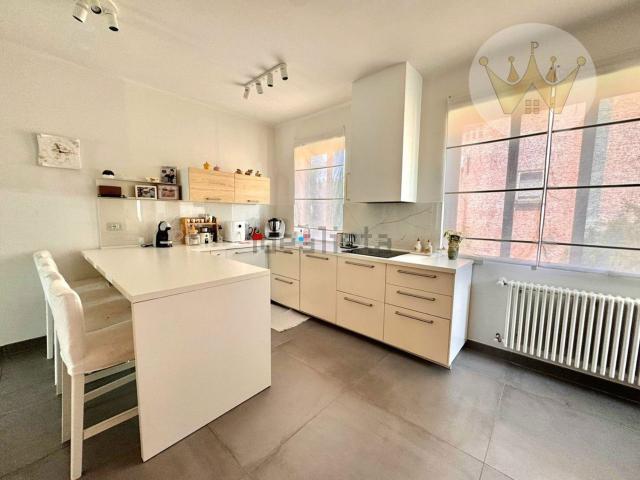 Villetta indipendente in vendita di 220 m² in Via I. Nievo, 33