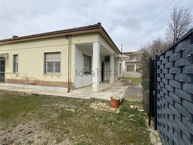 Villetta indipendente in vendita di 220 m² in Via Moncocitto, 47