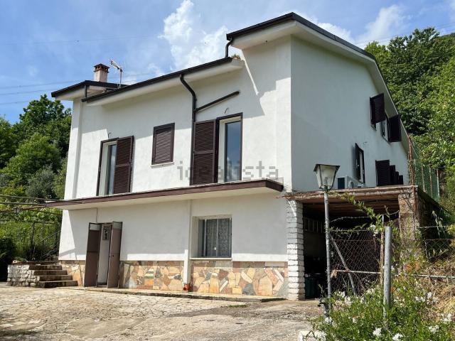 Villetta indipendente in vendita di 220 m² in Via Montelanico, 24