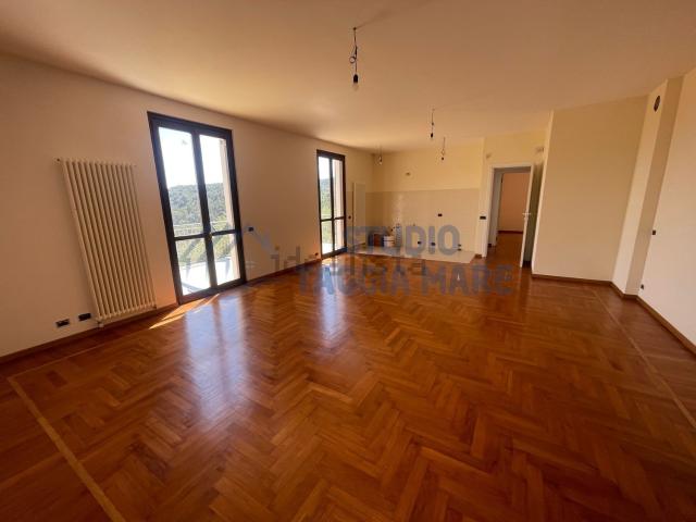 Villetta indipendente in vendita di 220 m² in Via Montin