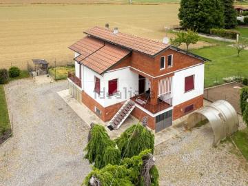 Villetta indipendente in vendita di 220 m² in Via Martini e Rossi, 66