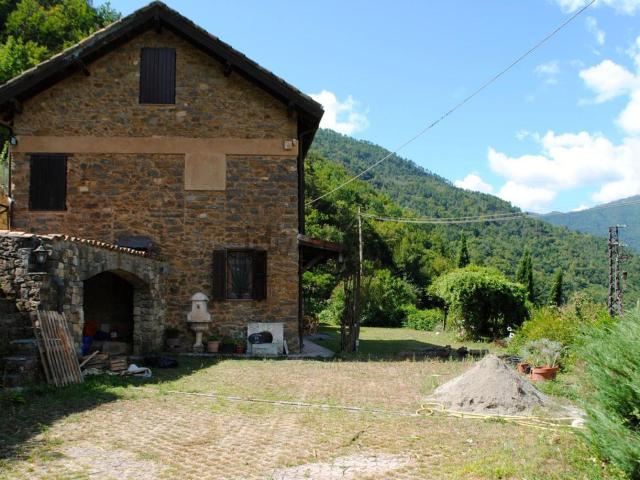 Villetta indipendente in vendita di 220 m² in Via martiri dei gordali