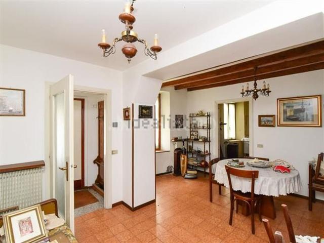 Villetta indipendente in vendita di 220 m² in Via Noseda