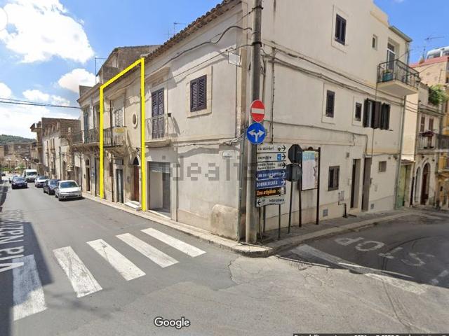 Villetta indipendente in vendita di 220 m² in Via Nazionale, 65
