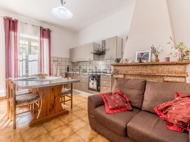 Villetta indipendente in vendita di 220 m² in Via Ninfina
