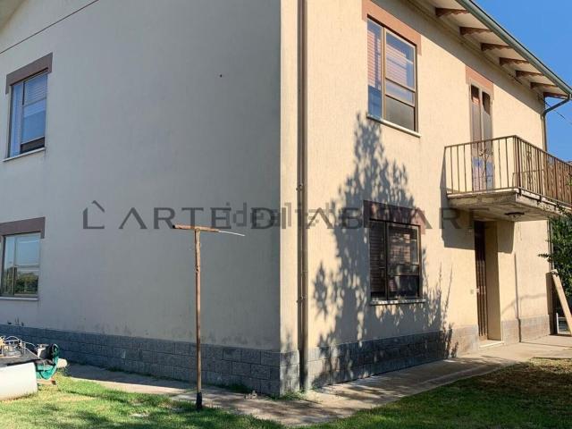 Villetta indipendente in vendita di 220 m² in Via Sauro Babini