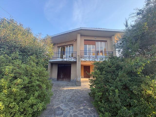 Villetta indipendente in vendita di 220 m² in Via Santissima Trinità, 31