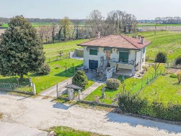 Villetta indipendente in vendita di 220 m² in Via Seriola Veneta Sinistra, 128
