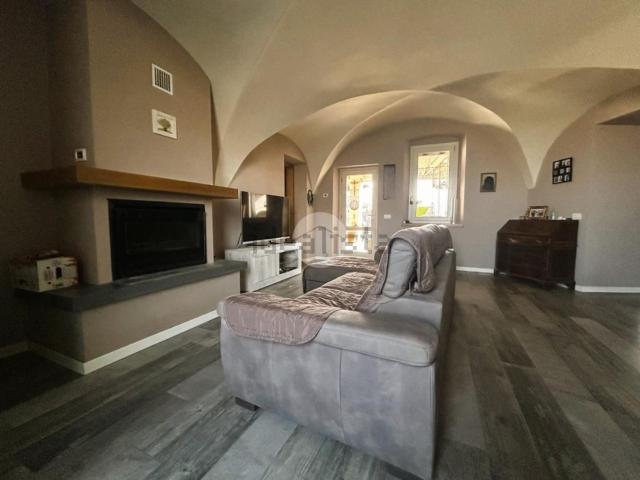 Villetta indipendente in vendita di 220 m² in Via Silvio Pellico, 21