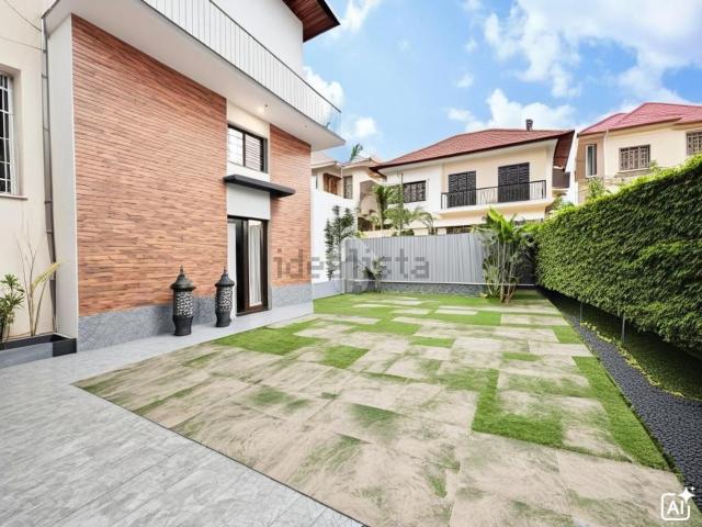 Villetta indipendente in vendita di 220 m² in Via Padre Lanteri, 2