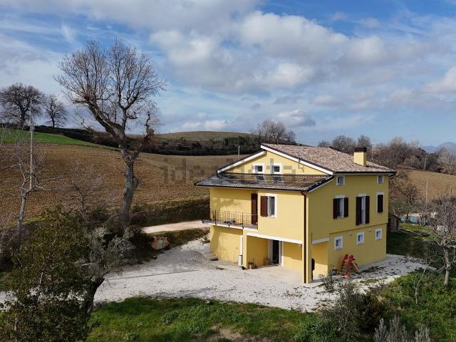 Villetta indipendente in vendita di 220 m² in Via Parolito