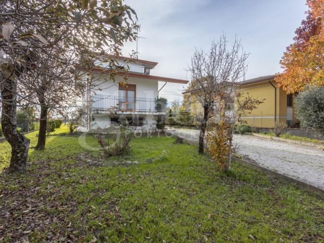 Villetta indipendente in vendita di 220 m² in Via Parz, 32