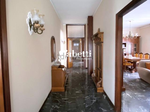 Villetta indipendente in vendita di 220 m² in Via Pietra