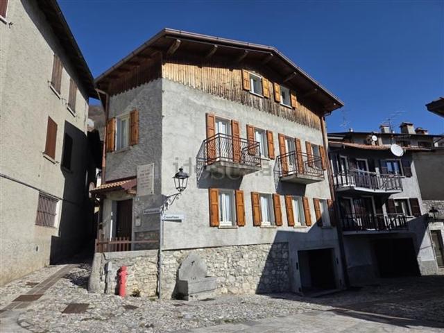 Villetta indipendente in vendita di 220 m² in Via Pratobevera