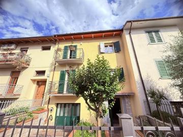 Villetta indipendente in vendita di 220 m² in Via Quinto Martini