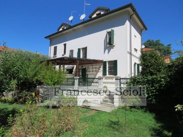 Villetta indipendente in vendita di 220 m² in Via Rodolfo Bucco, 10