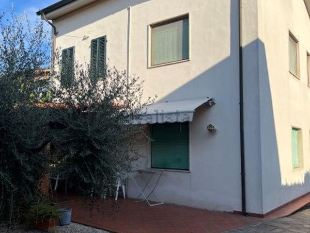 Villetta indipendente in vendita di 220 m² in Via Roma, 45
