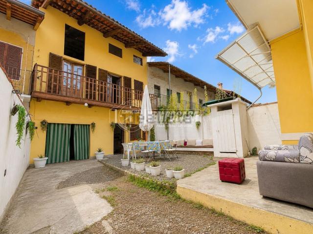 Villetta indipendente in vendita di 220 m² in Via Roma