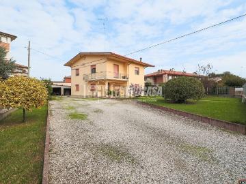 Villetta indipendente in vendita di 220 m² in Via Roma, 113