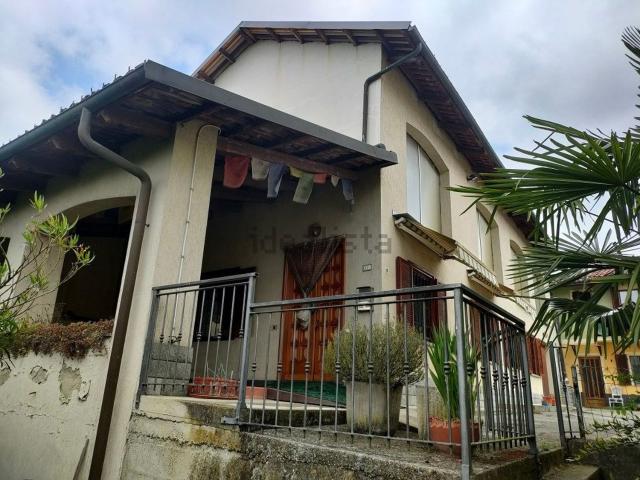 Villetta indipendente in vendita di 220 m² in Via Remondato, 27