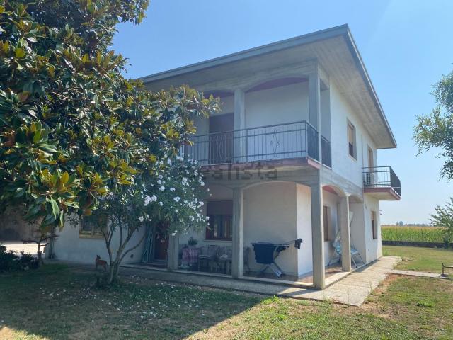 Villetta indipendente in vendita di 220 m² in Via Rivale, 77
