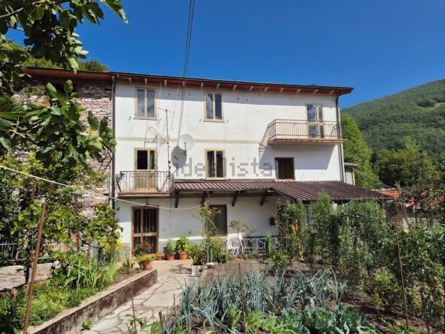 Villetta indipendente in vendita di 220 m² in Via Riscone, 11