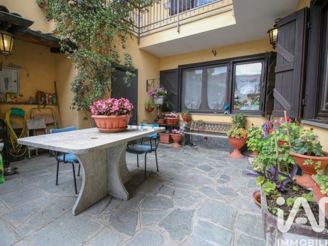 Villetta indipendente in vendita di 220 m² in Via Trieste