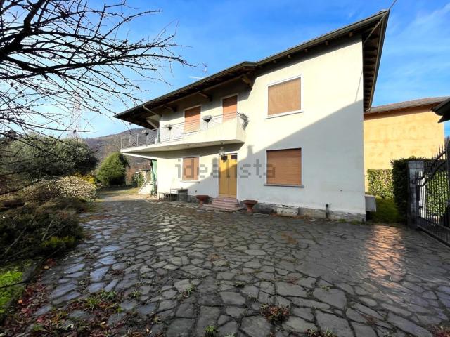 Villetta indipendente in vendita di 220 m² in Via vittorio emanuele