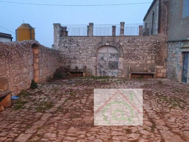 Villetta indipendente in vendita di 220 m² in Contrada Tribastone