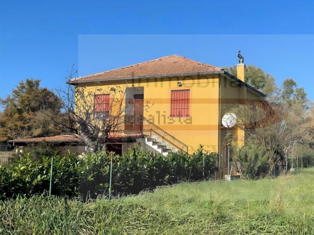 Villetta indipendente in vendita di 220 m² in Contrada Riosacco, 46