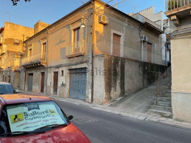 Villetta indipendente in vendita di 220 m² in Corso Vittorio Emanuele, 141