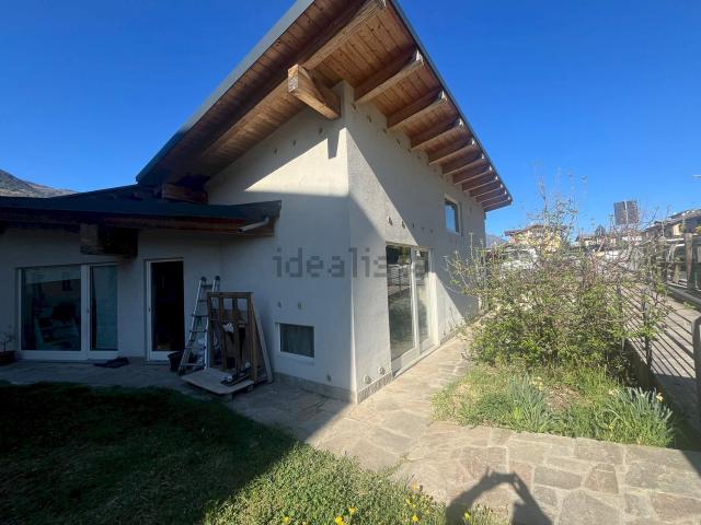 Villetta indipendente in vendita di 220 m² in Frazione Cretaz, 15