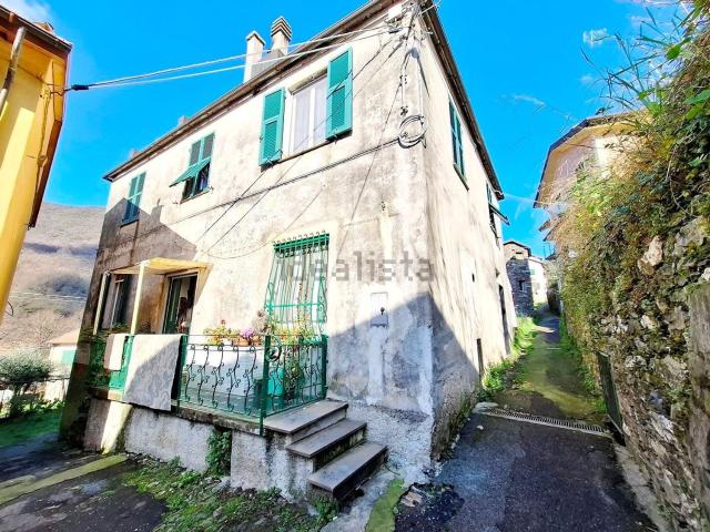 Villetta indipendente in vendita di 220 m² in Frazione Neirone