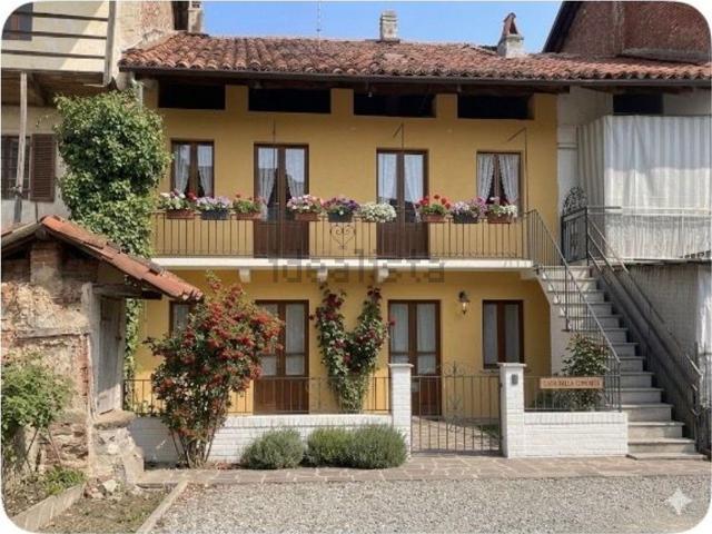 Villetta indipendente in vendita di 220 m² in Frazione Spineto, 140