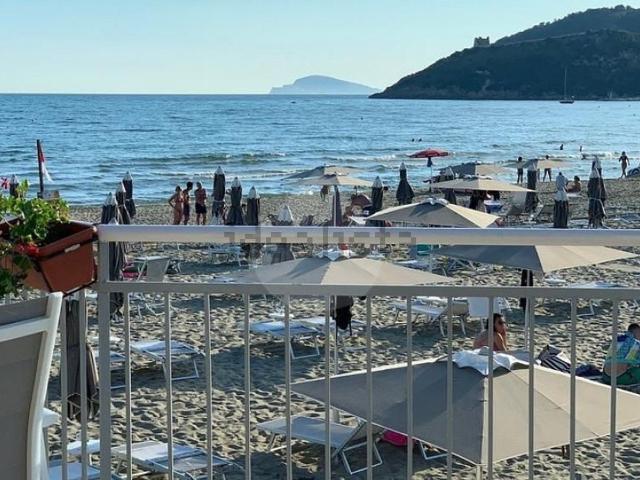 Villetta indipendente in vendita di 220 m² in Lungomare Nazario Sauro, 193