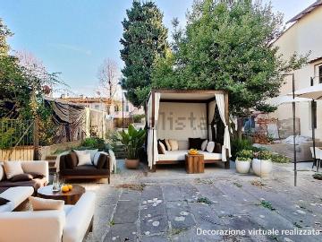Villetta indipendente in vendita di 220 m² in Piazza Giuseppe Garibaldi