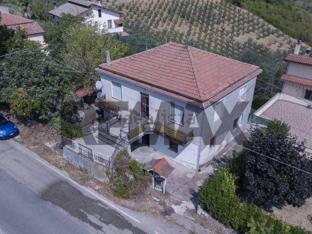 Villetta indipendente in vendita di 220 m² in Strada del San Salvatore, 47