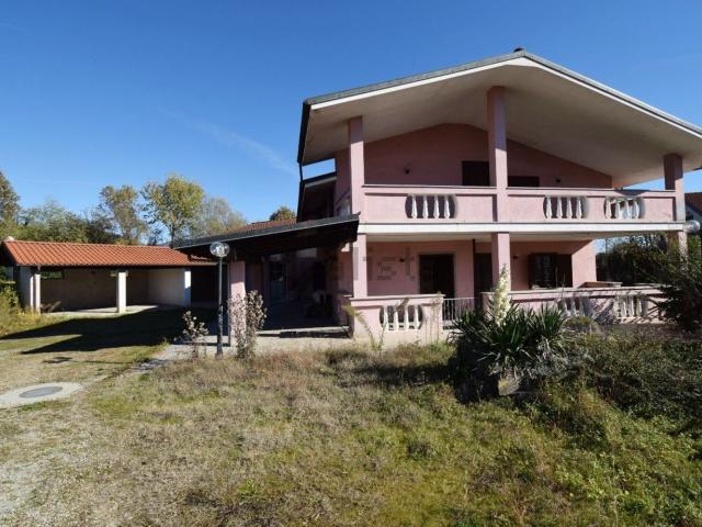Villetta indipendente in vendita di 358 m² in Strada delle Piane, 28