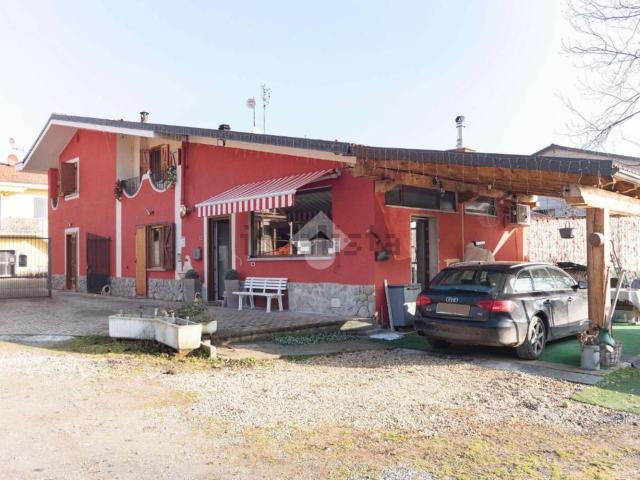 Villetta indipendente in vendita di 220 m² in Strada Mollie, 32