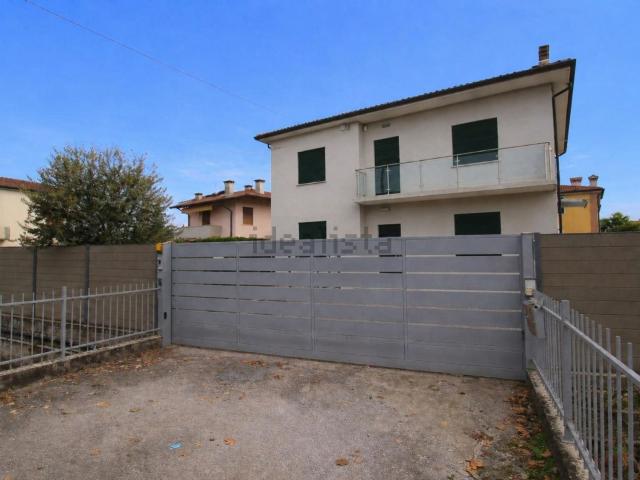 Villetta indipendente in vendita di 221 m² in Via Molino, 2