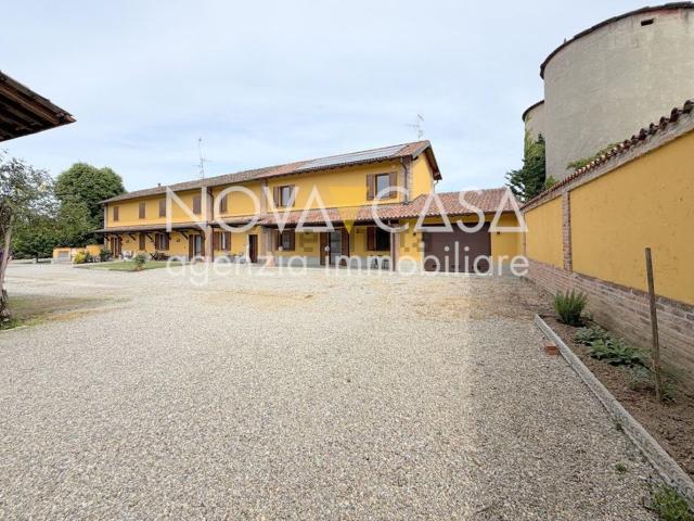 Villetta indipendente in vendita di 221 m² in Via Valletta