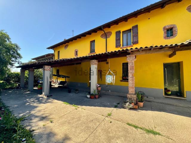Villetta indipendente in vendita di 222 m² in Via Cairoli, 13