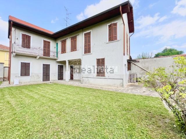 Villetta indipendente in vendita di 222 m² in Via Dante, 3