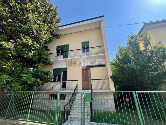 Villetta indipendente in vendita di 222 m² in Via Monte Nero, 14
